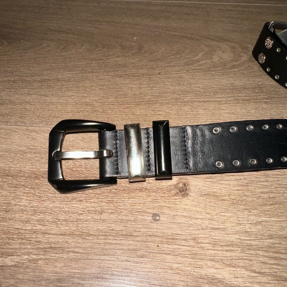 Gianni Versace Vintage Medusa Black Leather Belt with Silver Accents size 30 - Picture 4 of 13